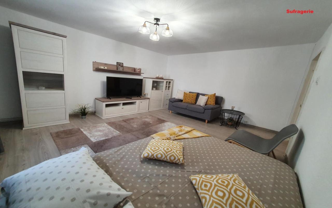 Mia Central Apart, 3 Rooms, 2 Baths, Afi Mall Braşov Buitenkant foto